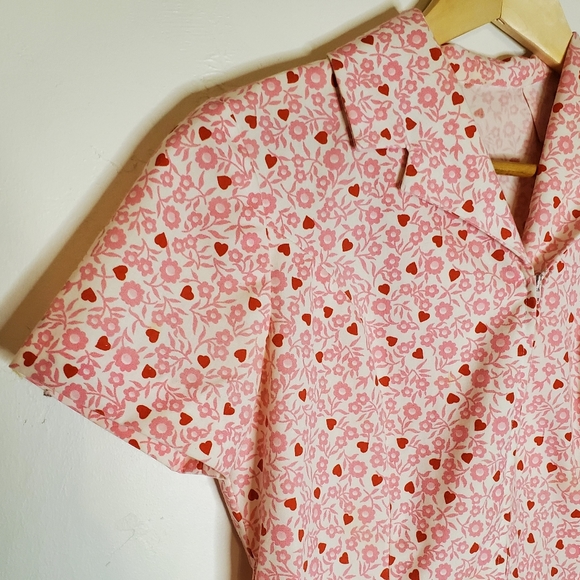 Broken Hearts Pink and Red Printed Vintage Short Sleeve Zip-Up House Dress - Picture 5 of 13